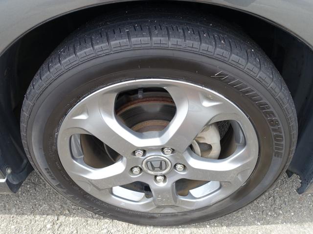 ストリーム ＲＳＺ特別仕様車　ＨＤＤナビエディション　純正ＨＤＤナビ　バックカメラ　ＨＩＤヘッドライト　フォグランプ　オートライト　ＥＴＣ　キーレス　ワンセグ　ステアリングリモコン　純正アルミ（19枚目）