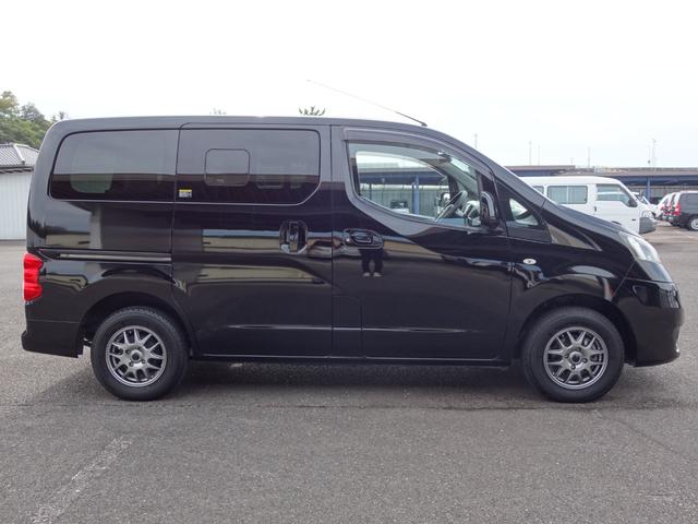 ＮＶ２００バネットワゴン １６Ｘ－２Ｒ　純正メモリーナビ　バックカメラ　フルセグ　Ｂｌｕｅｔｏｏｔｈ　ＥＴＣ　ナビ連動ドライブレコーダー　キーレス　フォグランプ　社外アルミ　小窓付スライドドア（4枚目）