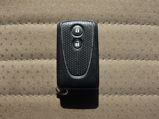 ミラココア ココアプラスＸスペシャルコーデ　走行４１０００ｋｍ　ルーフレール　スマートキー　ＡＵＸ付　フォグランプ　プライバシーガラス　ドアバイザー（21枚目）