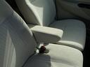 前席アームレスト付きです。