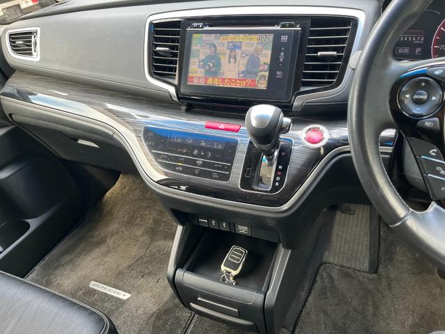 オデッセイ アブソルート・ＥＸ　ＥＴＣ　全周囲カメラ　ナビ　ＴＶ　オートクルーズコントロール　両側電動スライドドア　オートライト　ＬＥＤヘッドランプ　スマートキー　アイドリングストップ　後席モニター　３列シート　ウォークスルー（8枚目）