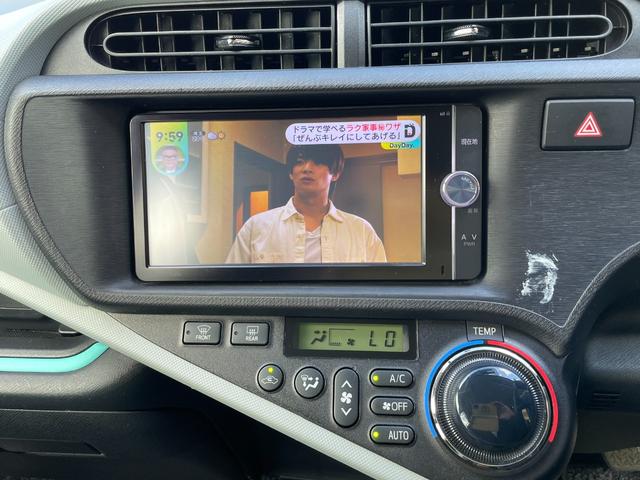 アクア S ドライブレコーダー ETC バックカメラ ナビ TV アルミホイール オートライト スマートキー 電動格納ミラー CVT 衝突安全ボディ ABS ESC CD DVD再生 Bluetooth エアコン(5枚目)