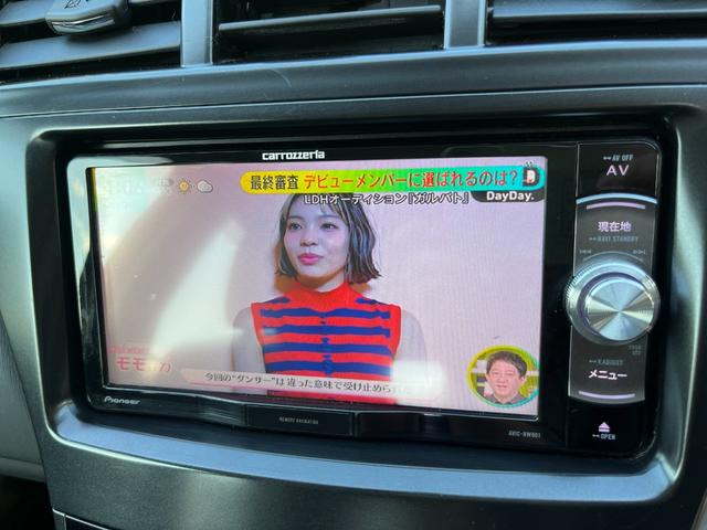 プリウスアルファ Ｓ　ＥＴＣ　バックカメラ　ナビ　ＴＶ　アルミホイール　オートライト　スマートキー　ＣＶＴ　盗難防止システム　衝突安全ボディ　ＡＢＳ　Ｂｌｕｅｔｏｏｔｈ　エアコン　パワーステアリング　パワーウィンドウ（5枚目）