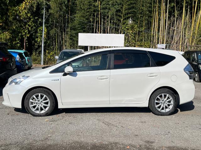 プリウスアルファ Ｓ　ＥＴＣ　バックカメラ　ナビ　ＴＶ　アルミホイール　オートライト　スマートキー　ＣＶＴ　盗難防止システム　衝突安全ボディ　ＡＢＳ　Ｂｌｕｅｔｏｏｔｈ　エアコン　パワーステアリング　パワーウィンドウ（16枚目）