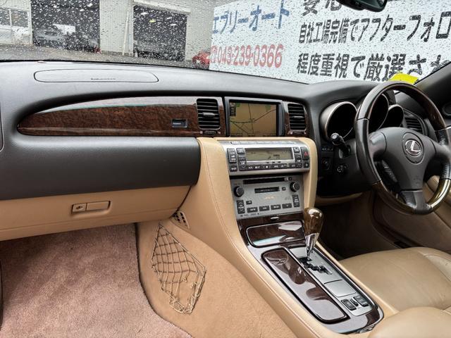 ＳＣ ＳＣ４３０　オープンカー　ＥＴＣ　ナビ　ＴＶ　オートクルーズコントロール　オートライト　ＨＩＤ　ＡＴ　キーレスエントリー　電動格納ミラー　シートヒーター　アルミホイール　盗難防止システム　衝突安全ボディ　ＡＢＳ（2枚目）