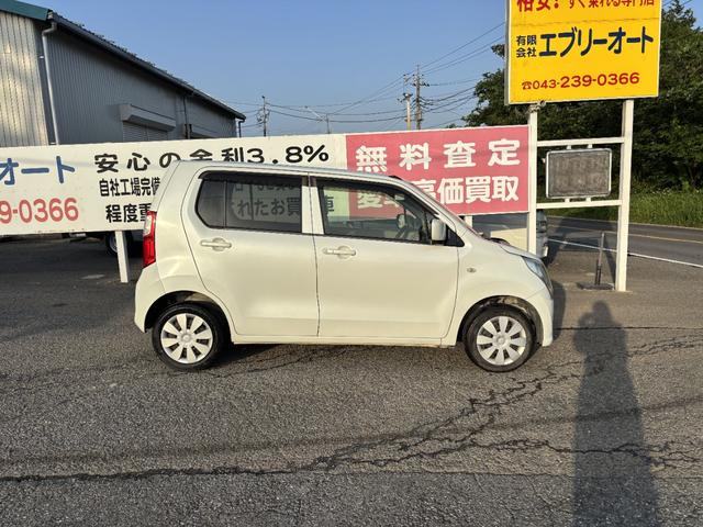 ワゴンＲ ＦＸ　キーレスエントリー　アイドリングストップ　電動格納ミラー　ＣＶＴ　盗難防止システム　ＡＢＳ　ＣＤ　ミュージックプレイヤー接続可　アルミホイール　衝突安全ボディ　エアコン　パワーステアリング（17枚目）