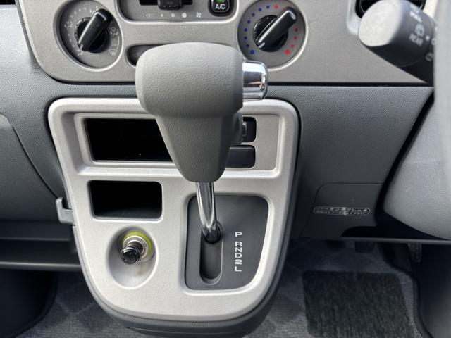アトレーワゴン カスタムターボＲＳ　両側スライドドア　ＨＩＤ　キーレスエントリー　電動格納ミラー　ＡＴ　ＡＢＳ　ＣＤ　アルミホイール　衝突安全ボディ　エアコン　パワーステアリング　パワーウィンドウ　運転席エアバッグ　助手席エアバッグ（8枚目）