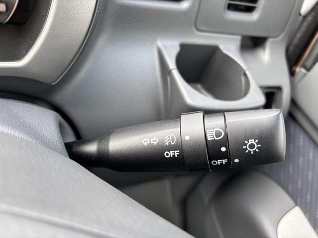 アトレーワゴン カスタムターボＲＳ　両側スライドドア　ＨＩＤ　キーレスエントリー　電動格納ミラー　ＡＴ　ＡＢＳ　ＣＤ　アルミホイール　衝突安全ボディ　エアコン　パワーステアリング　パワーウィンドウ　運転席エアバッグ　助手席エアバッグ（11枚目）