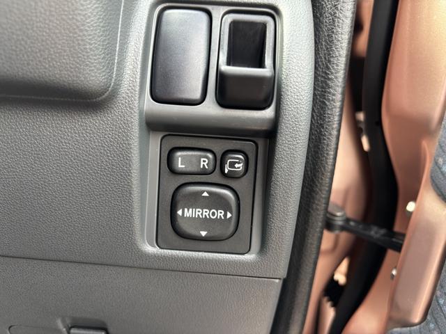 アトレーワゴン カスタムターボＲＳ　両側スライドドア　ＨＩＤ　キーレスエントリー　電動格納ミラー　ＡＴ　ＡＢＳ　ＣＤ　アルミホイール　衝突安全ボディ　エアコン　パワーステアリング　パワーウィンドウ　運転席エアバッグ　助手席エアバッグ（12枚目）