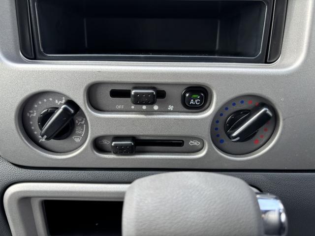 アトレーワゴン カスタムターボＲＳ　両側スライドドア　ＨＩＤ　キーレスエントリー　電動格納ミラー　ＡＴ　ＡＢＳ　ＣＤ　アルミホイール　衝突安全ボディ　エアコン　パワーステアリング　パワーウィンドウ　運転席エアバッグ　助手席エアバッグ（37枚目）