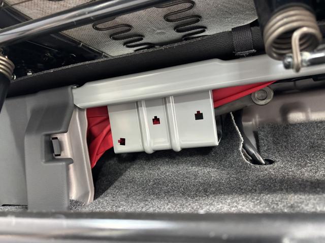 アトレーワゴン カスタムターボＲＳ　両側スライドドア　ＨＩＤ　キーレスエントリー　電動格納ミラー　ＡＴ　ＡＢＳ　ＣＤ　アルミホイール　衝突安全ボディ　エアコン　パワーステアリング　パワーウィンドウ　運転席エアバッグ　助手席エアバッグ（53枚目）