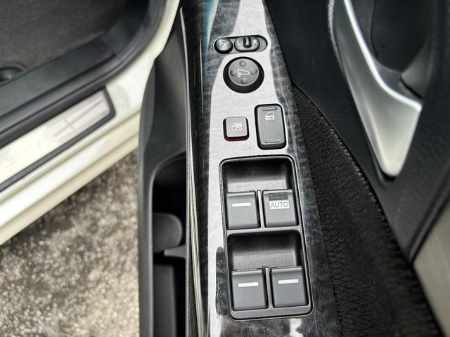 オデッセイ アブソルート　ＥＴＣ　バックカメラ　ナビ　オートクルーズコントロール　ＨＩＤ　キーレスエントリー　電動格納ミラー　パワーシート　ＡＴ　アルミホイール　ＣＤ　１００Ｖ電源　盗難防止システム　衝突安全ボディ　ＡＢＳ（11枚目）