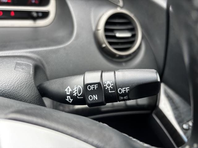 オデッセイ アブソルート　ＥＴＣ　バックカメラ　ナビ　オートクルーズコントロール　ＨＩＤ　キーレスエントリー　電動格納ミラー　パワーシート　ＡＴ　アルミホイール　ＣＤ　１００Ｖ電源　盗難防止システム　衝突安全ボディ　ＡＢＳ（41枚目）