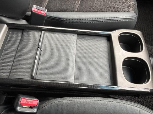 オデッセイ アブソルート　ＥＴＣ　バックカメラ　ナビ　オートクルーズコントロール　ＨＩＤ　キーレスエントリー　電動格納ミラー　パワーシート　ＡＴ　アルミホイール　ＣＤ　１００Ｖ電源　盗難防止システム　衝突安全ボディ　ＡＢＳ（50枚目）