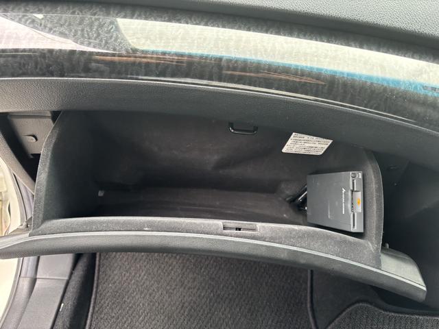 オデッセイ アブソルート　ＥＴＣ　バックカメラ　ナビ　オートクルーズコントロール　ＨＩＤ　キーレスエントリー　電動格納ミラー　パワーシート　ＡＴ　アルミホイール　ＣＤ　１００Ｖ電源　盗難防止システム　衝突安全ボディ　ＡＢＳ（66枚目）