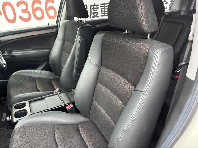 オデッセイ アブソルート　ＥＴＣ　バックカメラ　ナビ　オートクルーズコントロール　ＨＩＤ　キーレスエントリー　電動格納ミラー　パワーシート　ＡＴ　アルミホイール　ＣＤ　１００Ｖ電源　盗難防止システム　衝突安全ボディ　ＡＢＳ（72枚目）