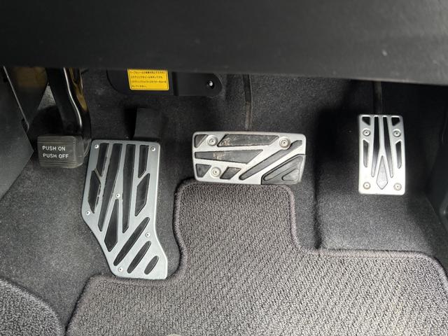 オデッセイ アブソルート　ＥＴＣ　バックカメラ　ナビ　オートクルーズコントロール　ＨＩＤ　キーレスエントリー　電動格納ミラー　パワーシート　ＡＴ　アルミホイール　ＣＤ　１００Ｖ電源　盗難防止システム　衝突安全ボディ　ＡＢＳ（77枚目）