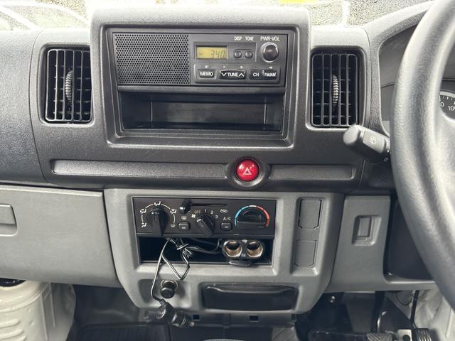 ＮＶ１００クリッパーバン ＤＸ　軽バン　ＡＴ　両側スライドドア　エアコン　運転席エアバッグ（3枚目）
