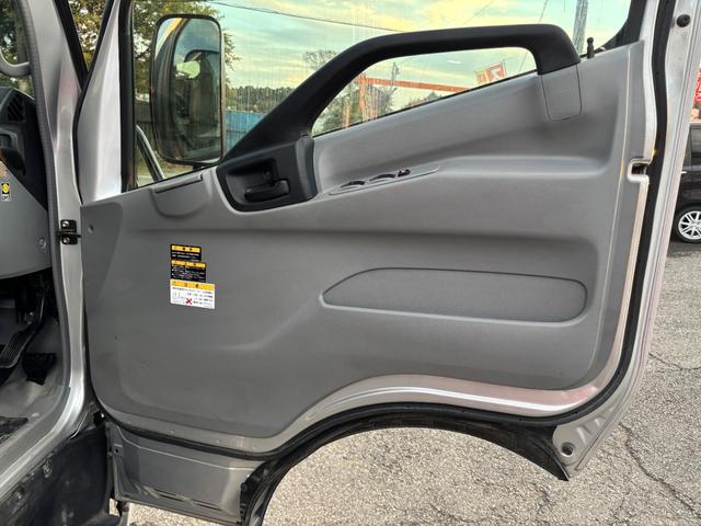 トヨエース 　トラック　ＭＴ　衝突被害軽減システム　クリアランスソナー　レーンアシスト　アイドリングストップ　ＥＳＣ　エアコン　パワーウィンドウ　運転席エアバッグ（69枚目）