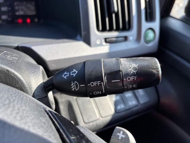 ステップワゴンスパーダ Ｚ　ＥＴＣ　バックカメラ　ナビ　ＴＶ　両側電動スライドドア　ＨＩＤ　スマートキー　電動格納ミラー　３列シート　ＣＶＴ　アルミホイール　ＣＤ　ＵＳＢ　Ｂｌｕｅｔｏｏｔｈ　記録簿　盗難防止システム（36枚目）