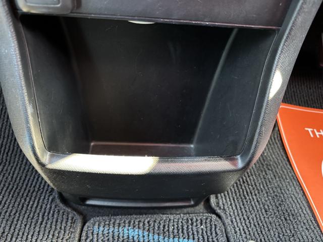 ステップワゴンスパーダ Ｚ　ＥＴＣ　バックカメラ　ナビ　ＴＶ　両側電動スライドドア　ＨＩＤ　スマートキー　電動格納ミラー　３列シート　ＣＶＴ　アルミホイール　ＣＤ　ＵＳＢ　Ｂｌｕｅｔｏｏｔｈ　記録簿　盗難防止システム（37枚目）