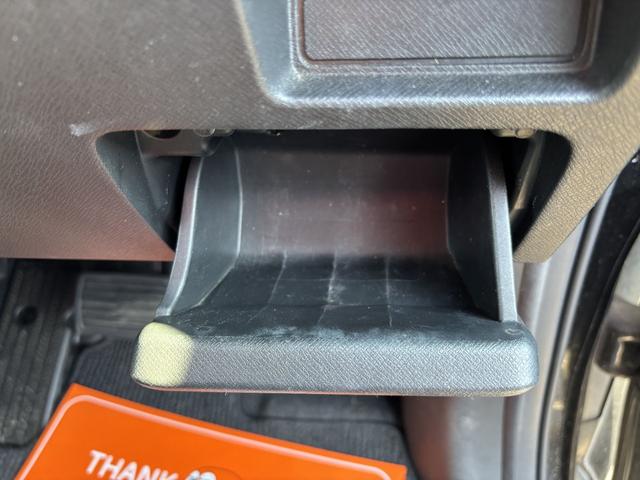 ステップワゴンスパーダ Ｚ　ＥＴＣ　バックカメラ　ナビ　ＴＶ　両側電動スライドドア　ＨＩＤ　スマートキー　電動格納ミラー　３列シート　ＣＶＴ　アルミホイール　ＣＤ　ＵＳＢ　Ｂｌｕｅｔｏｏｔｈ　記録簿　盗難防止システム（46枚目）