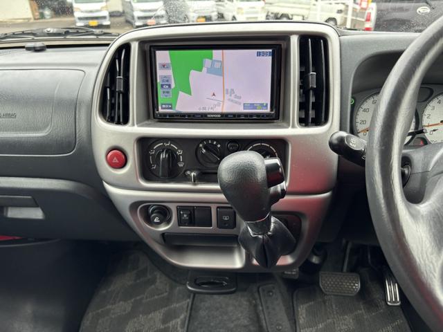 エブリイワゴン ジョイポップターボＰＺ　ＥＴＣ　両側スライドドア　ナビ　ＴＶ　キーレスエントリー　電動格納ミラー　ターボ　ＡＴ　ＡＢＳ　ＣＤ　ＵＳＢ　アルミホイール　衝突安全ボディ　エアコン　パワーステアリング　パワーウィンドウ（9枚目）