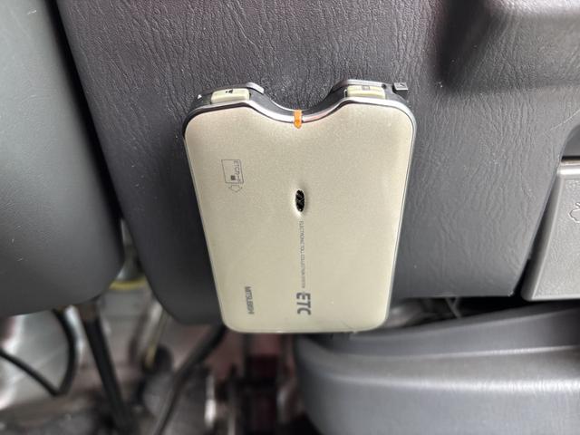 エブリイワゴン ジョイポップターボＰＺ　ＥＴＣ　両側スライドドア　ナビ　ＴＶ　キーレスエントリー　電動格納ミラー　ターボ　ＡＴ　ＡＢＳ　ＣＤ　ＵＳＢ　アルミホイール　衝突安全ボディ　エアコン　パワーステアリング　パワーウィンドウ（14枚目）