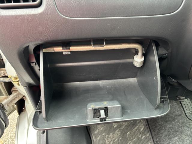 エブリイワゴン ジョイポップターボＰＺ　ＥＴＣ　両側スライドドア　ナビ　ＴＶ　キーレスエントリー　電動格納ミラー　ターボ　ＡＴ　ＡＢＳ　ＣＤ　ＵＳＢ　アルミホイール　衝突安全ボディ　エアコン　パワーステアリング　パワーウィンドウ（53枚目）