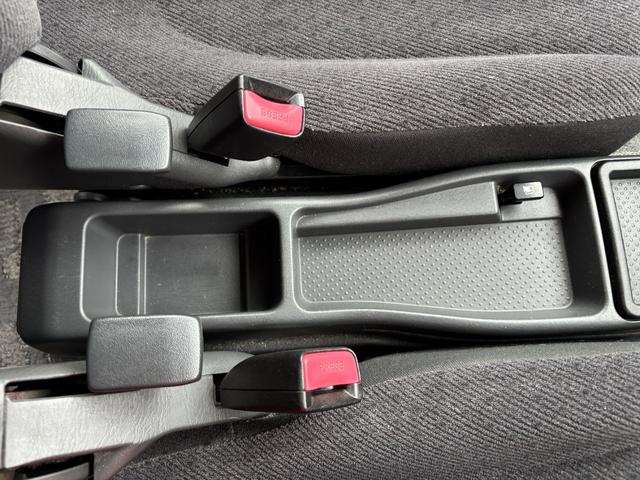 エブリイワゴン ジョイポップターボＰＺ　ＥＴＣ　両側スライドドア　ナビ　ＴＶ　キーレスエントリー　電動格納ミラー　ターボ　ＡＴ　ＡＢＳ　ＣＤ　ＵＳＢ　アルミホイール　衝突安全ボディ　エアコン　パワーステアリング　パワーウィンドウ（64枚目）