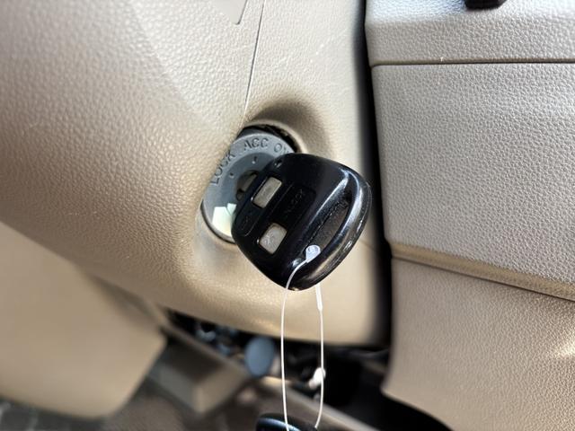 キーレスアクセス装備でドアの施錠もカギの差し込み不要です！