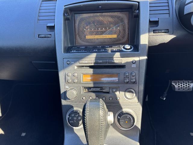 フェアレディZ バージョンT AT HID キーレスエントリー 電動格納ミラー シートヒーター アルミホイール 盗難防止システム 衝突安全ボディ ABS ESC CD DVD再生 カセット エアコン パワーステアリング(3枚目)