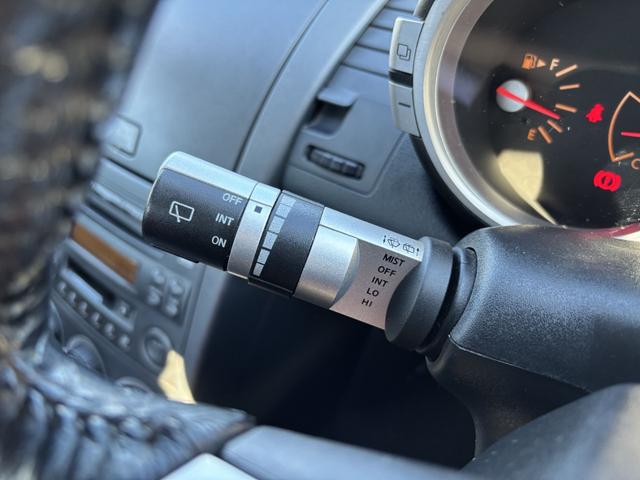 フェアレディZ バージョンT AT HID キーレスエントリー 電動格納ミラー シートヒーター アルミホイール 盗難防止システム 衝突安全ボディ ABS ESC CD DVD再生 カセット エアコン パワーステアリング(9枚目)