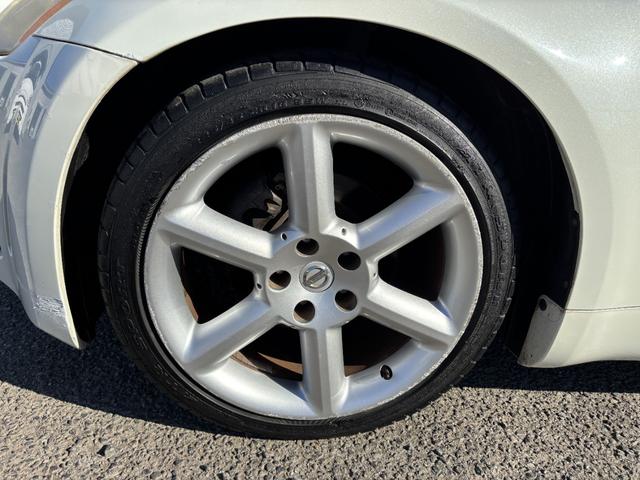 フェアレディZ バージョンT AT HID キーレスエントリー 電動格納ミラー シートヒーター アルミホイール 盗難防止システム 衝突安全ボディ ABS ESC CD DVD再生 カセット エアコン パワーステアリング(44枚目)