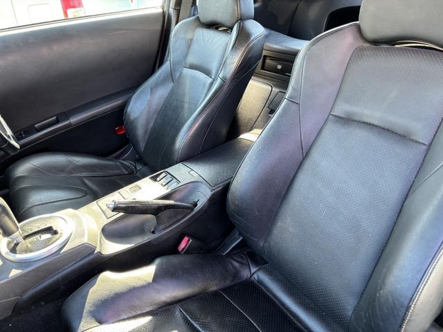 フェアレディZ バージョンT AT HID キーレスエントリー 電動格納ミラー シートヒーター アルミホイール 盗難防止システム 衝突安全ボディ ABS ESC CD DVD再生 カセット エアコン パワーステアリング(53枚目)