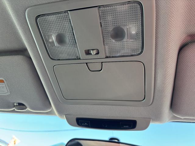 フェアレディZ バージョンT AT HID キーレスエントリー 電動格納ミラー シートヒーター アルミホイール 盗難防止システム 衝突安全ボディ ABS ESC CD DVD再生 カセット エアコン パワーステアリング(55枚目)