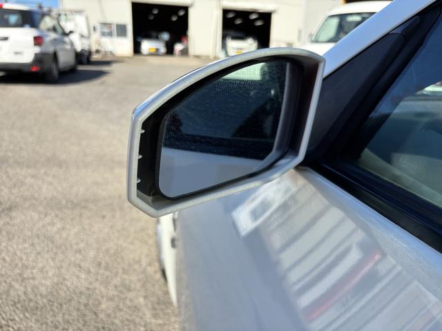 フェアレディZ バージョンT AT HID キーレスエントリー 電動格納ミラー シートヒーター アルミホイール 盗難防止システム 衝突安全ボディ ABS ESC CD DVD再生 カセット エアコン パワーステアリング(62枚目)