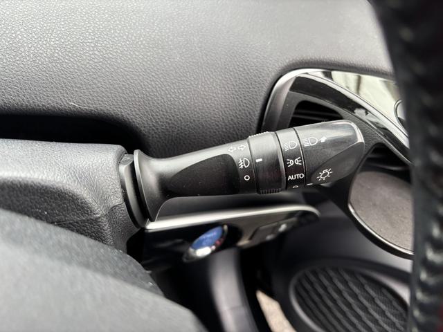 プリウス Ｓツーリングセレクション　ドライブレコーダー　レーンアシスト　オートクルーズコントロール　バックカメラ　ナビ　ＴＶ　アルミホイール　オートマチックハイビーム　オートライト　ＬＥＤヘッドランプ　ＣＶＴ　シートヒーター（33枚目）