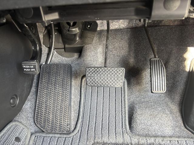 フリードハイブリッド ジャストセレクション　ＥＴＣ　バックカメラ　ナビ　ＴＶ　オートクルーズコントロール　両側電動スライドドア　オートライト　ＨＩＤ　スマートキー　アイドリングストップ　電動格納ミラー　３列シート　ウォークスルー　ＣＶＴ（63枚目）