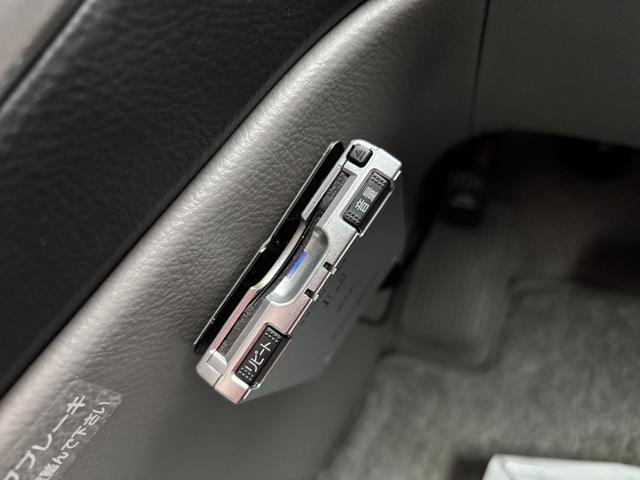 アルファードＶ ＡＳ　リミテッド　ＥＴＣ　バックカメラ　ナビ　ＴＶ　両側電動スライドドア　オートライト　ＨＩＤ　キーレスエントリー　電動格納ミラー　３列シート　ＡＴ　アルミホイール　ＣＤ　ＤＶＤ再生　ミュージックプレイヤー接続可（12枚目）