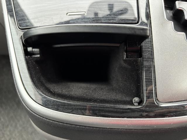 アルファードＶ ＡＳ　リミテッド　ＥＴＣ　バックカメラ　ナビ　ＴＶ　両側電動スライドドア　オートライト　ＨＩＤ　キーレスエントリー　電動格納ミラー　３列シート　ＡＴ　アルミホイール　ＣＤ　ＤＶＤ再生　ミュージックプレイヤー接続可（38枚目）