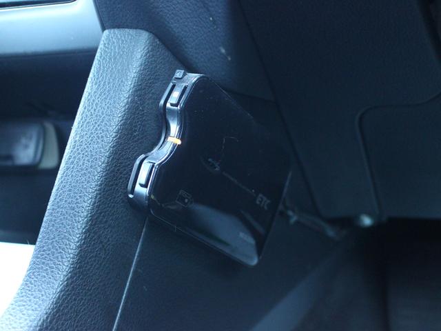 レヴォーグ １．６ＧＴアイサイト　社外ナビ　ＨＩＤヘッド　衝突軽減ブレーキ　レーンキープ　ＥＴＣ　ＳＩ－ＤＲＩＶＥ　アイサイト　ヒルスタートアシスト　追従クルコン　ＢＴ音楽　Ｐスタート　パドルシフト　本革巻きステア（17枚目）