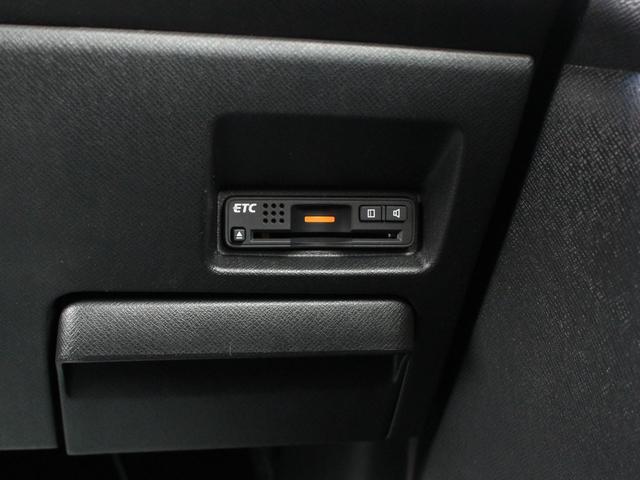 ステップワゴンスパーダ Ｚ　両側電動スライドドア・バックカメラ・ＥＴＣ・ドライブレコーダー・スマートキー・純正ナビ・ＣＤ／ＤＶＤ再生・ワンセグ・ＨＩＤヘッドライト・パドルシフト・革巻きステアリング・ドアバイザー（15枚目）