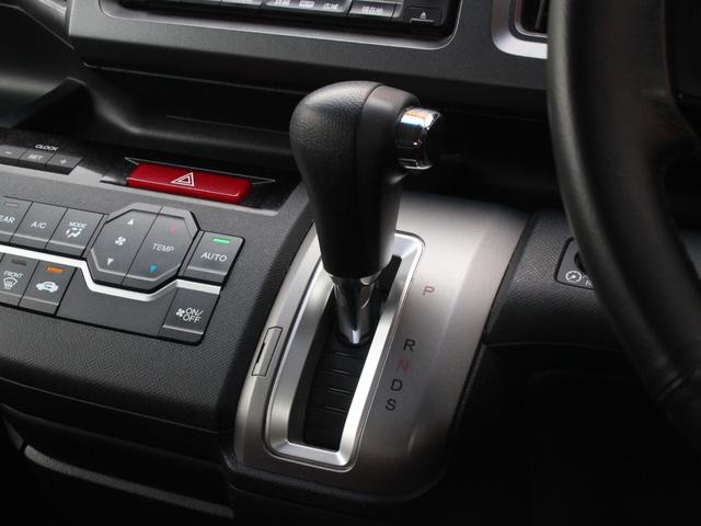 ステップワゴンスパーダ Ｚ　両側電動スライドドア・バックカメラ・ＥＴＣ・ドライブレコーダー・スマートキー・純正ナビ・ＣＤ／ＤＶＤ再生・ワンセグ・ＨＩＤヘッドライト・パドルシフト・革巻きステアリング・ドアバイザー（36枚目）