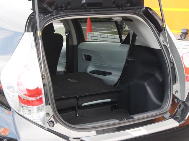 アクア S Bluetooth接続・バックカメラ・LEDヘッドライト・シートヒーター・フルセグ・スマートキー・ETC・オートA/C・純正18インチアルミ16インチアルミ・プッシュスタート・ドアバイザー(27枚目)