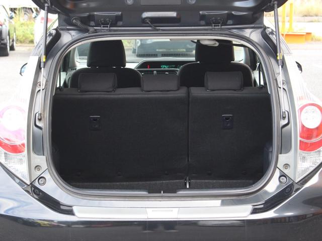 アクア S Bluetooth接続・バックカメラ・LEDヘッドライト・シートヒーター・フルセグ・スマートキー・ETC・オートA/C・純正18インチアルミ16インチアルミ・プッシュスタート・ドアバイザー(28枚目)