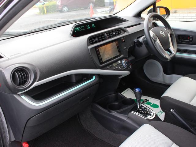 アクア S Bluetooth接続・バックカメラ・LEDヘッドライト・シートヒーター・フルセグ・スマートキー・ETC・オートA/C・純正18インチアルミ16インチアルミ・プッシュスタート・ドアバイザー(34枚目)