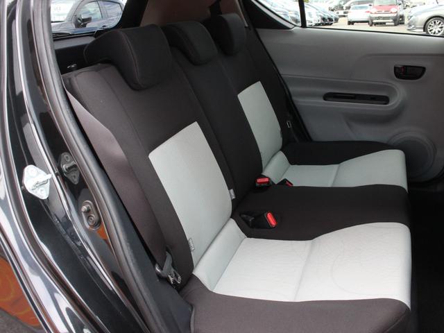 アクア S Bluetooth接続・バックカメラ・LEDヘッドライト・シートヒーター・フルセグ・スマートキー・ETC・オートA/C・純正18インチアルミ16インチアルミ・プッシュスタート・ドアバイザー(36枚目)