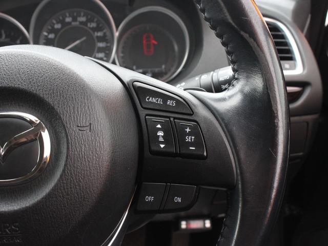 アテンザセダン ＸＤ　Ｌパッケージ　電動黒革シート・シートヒーター・バックカメラ・追従クルーズコントロール・コーナーセンサー・ＥＴＣ・スマートキー・ＳＤナビ・パドルシフト・ＨＩＤヘッドライト・純正１９インチアルミ・ドアバイザー（14枚目）