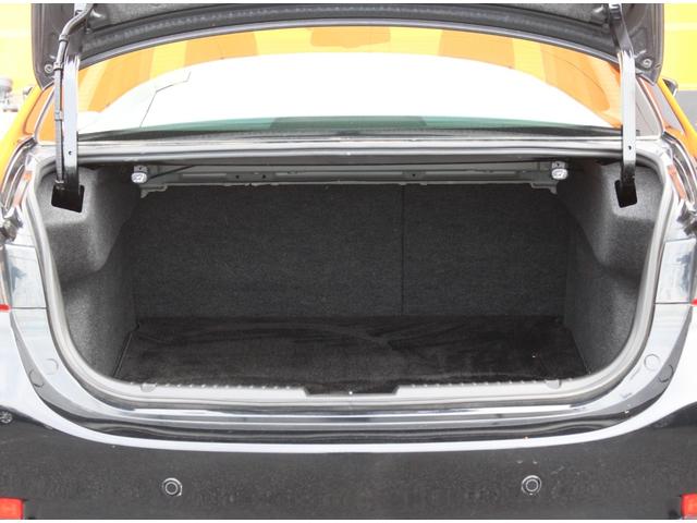 アテンザセダン ＸＤ　Ｌパッケージ　電動黒革シート・シートヒーター・バックカメラ・追従クルーズコントロール・コーナーセンサー・ＥＴＣ・スマートキー・ＳＤナビ・パドルシフト・ＨＩＤヘッドライト・純正１９インチアルミ・ドアバイザー（29枚目）